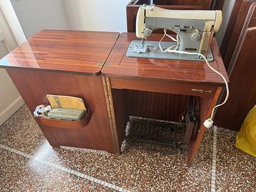 Macchina da cucire Necchi
