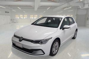 VOLKSWAGEN GOLF VIII 1.0 ETSI 81 KW EVO LIFE DSG 5