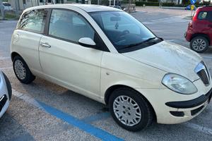 Lancia Ypsilon 1.2 benzina neopaten 2004
