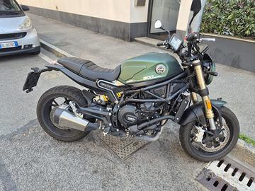 Benelli Leoncino 800