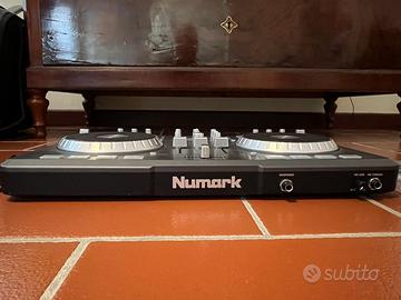 Controller DJ Numark Mixtrack Pro