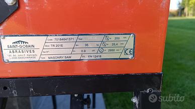 Macchina taglio piastrelle