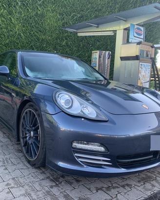 Porsche panamera 4