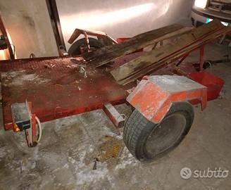 Carrello porta moto modificato non omologato