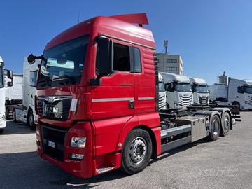 Man TGX 26-440, motrice per casse mobili