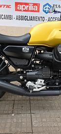 Moto Guzzi V7 stone 2022 accessoriata