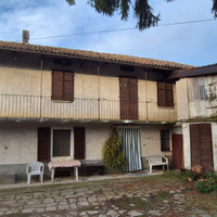 Cascinale con terreno