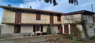 Cascinale con terreno