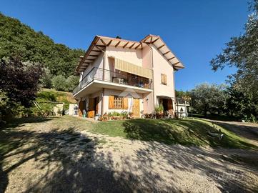 BIFAMILIARE A BOLSENA