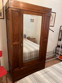 Armadio Antico ad un’anta con specchio