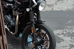Triumph street twin 900 