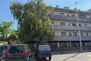 ZONA POSTE CENTRALI: AMPIO BICAMERE...
