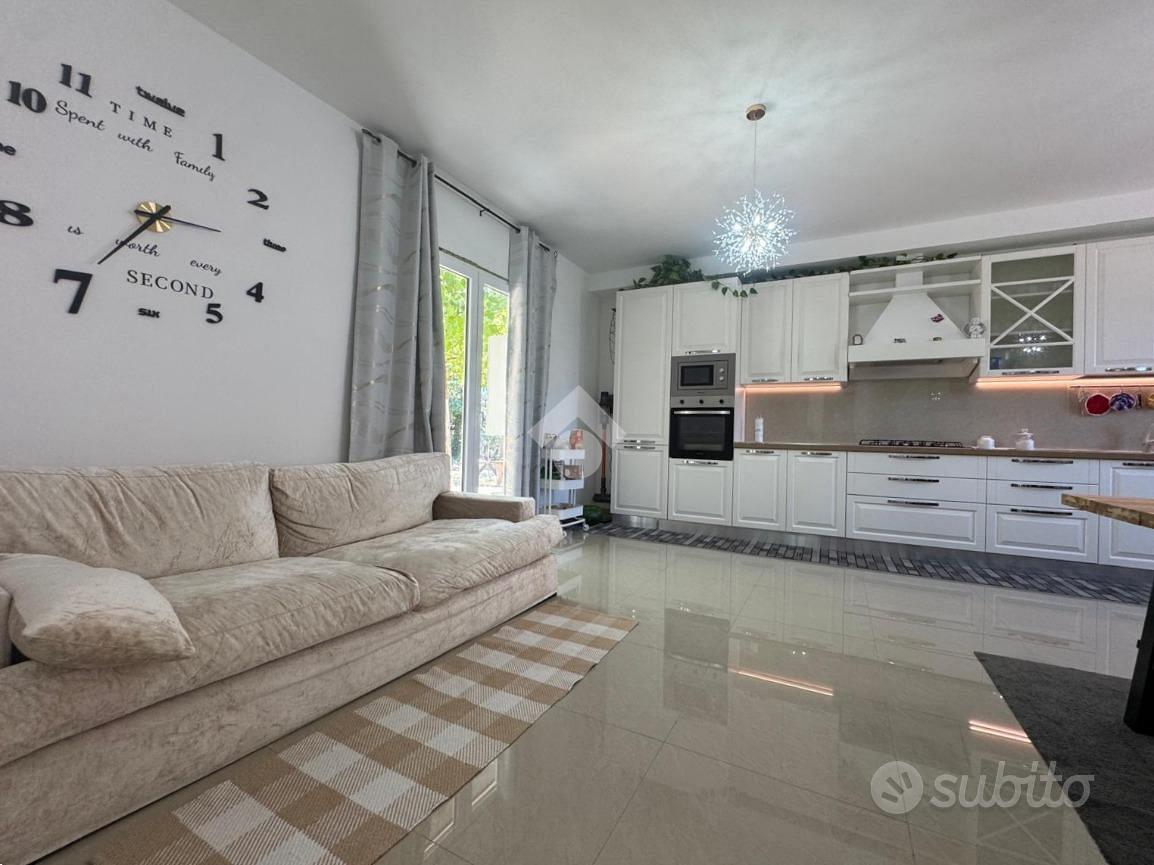 VILLA SINGOLA A MORCIANO DI ROMAGNA - Vista 5
