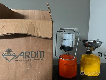 Fornellino e lampada campeggio