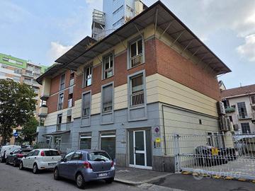 Immobile di 100 m² a Torino