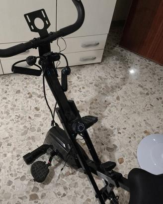 Cyclette pieghevole da casa