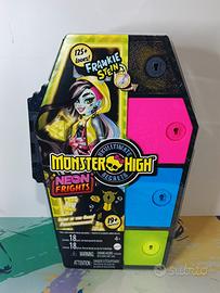 Monster High Neon Frights Frankie Stein