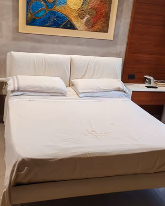 letto matrimoniale completo in pelle