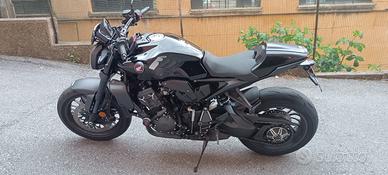 Honda CB1000R black edition