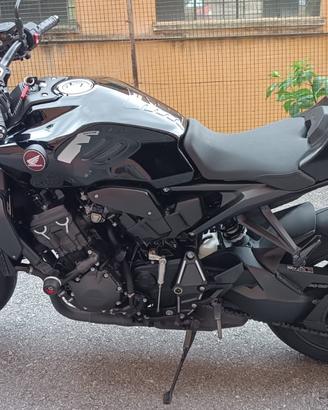 Honda CB1000R black edition