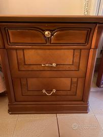 Comodini ,comò,armadio,e lampadario