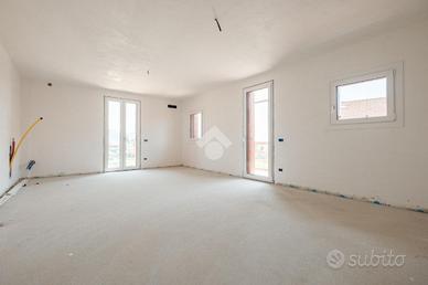 4 LOCALI A TORRE BOLDONE