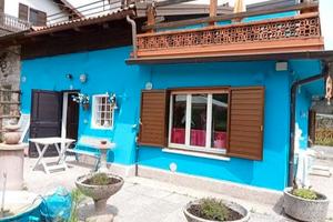 Casa con ampio giardino