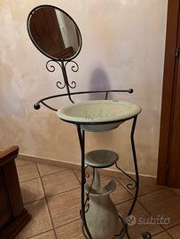 Lavabo da arredo in ferro battuto con specchio