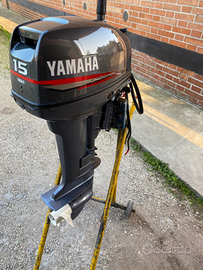 Fuoribordo Yamaha 15 ad Avv. Elettrico