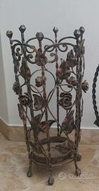 Portaombrelli in ferro battuto