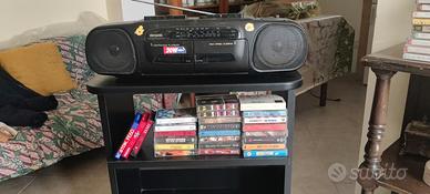 musicassette e radio registratore per musicassette