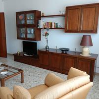 Mobile in noce libreria/vetrina