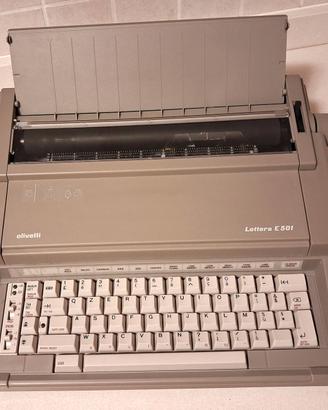 macchina per scrivere Olivetti