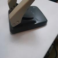 perforatore 2 fori da tavolo più 2 omaggio