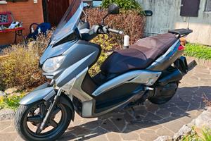 YAMAHA X-MAX 125