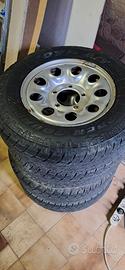 Gomme Toyo 15" complete di cerchi per Suzuki