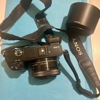 Sony a6000 completa di obiettivo originale e acc.