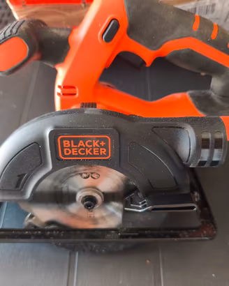 sega circolare black & decker a batteria 