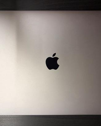 MacBook Pro 15” (2019)