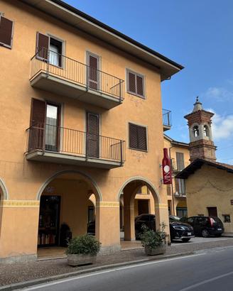 Negozio Locale commerciale con vetrine