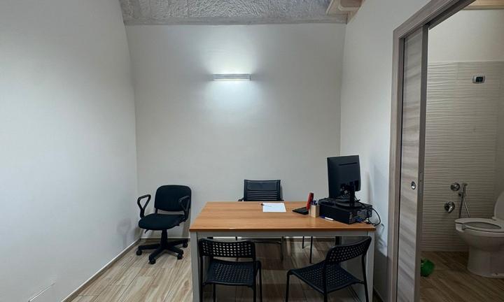 Stanza privata in ufficio in coworking