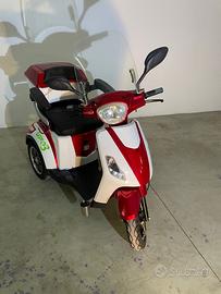 SCOOTER ELETTRICO 3 RUOTE 30 KM PREZZO TRATTABILE