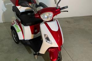 SCOOTER ELETTRICO 3 RUOTE 30 KM PREZZO TRATTABILE