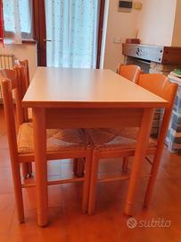 Tavola con sedie