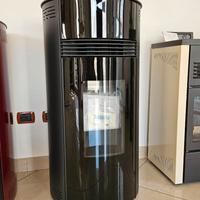 Stufa a PELLET marca SUPERIOR con vetro frontale