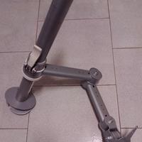 Supporto monitor da scrivania