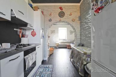 2 LOCALI A CIVITA CASTELLANA