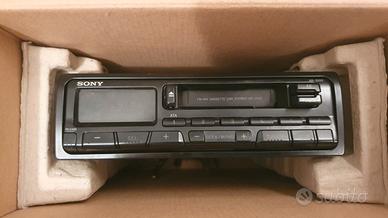 Autoradio SONY con lettore di musicassette