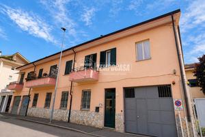 BILOCALE IN BILIVELLO IN PICCOLO CONTESTO LIBERO S
