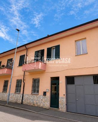 BILOCALE IN BILIVELLO IN PICCOLO CONTESTO LIBERO S